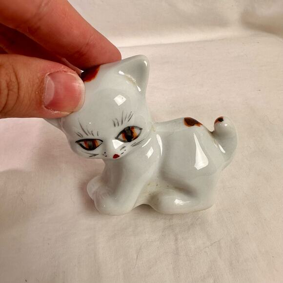 VTG Set 4 Porcelain Cat Figurines White & Tricolored Collectible Miniatures - Picture 4 of 9